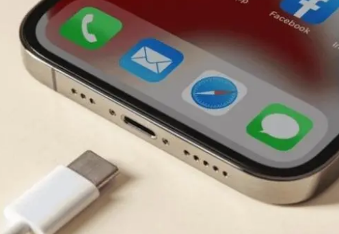 延边朝鲜族苹果15维修分享iPhone15改USB-C接口后能和安卓用户互借充电器吗 