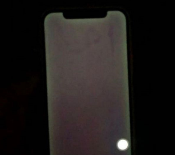 延边朝鲜族苹果手机维修分享苹果客服回应 iPhone 12 屏幕“发绿”问题 